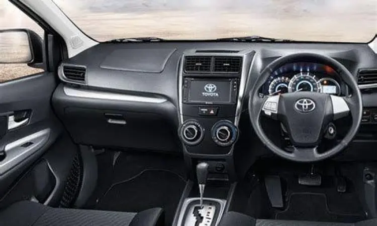 Interior Toyota Avanza Veloz 2012 dengan fitur lengkap
