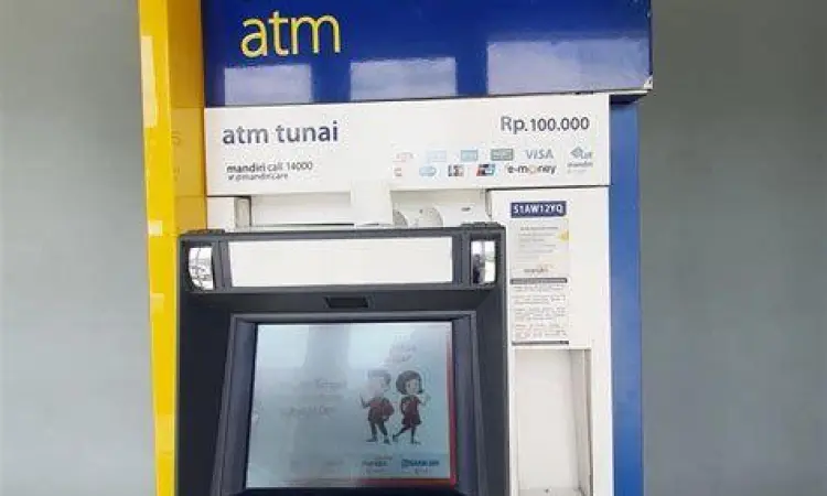 ATM Bank Mandiri Ilustrasi mesin ATM untuk transfer ke dompet digital