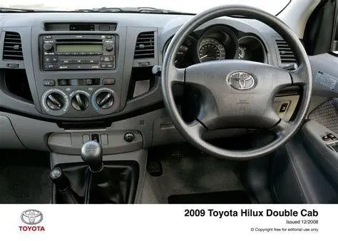 Interior Hilux 2012 Kondisi interior Toyota Hilux 2012 tipe G