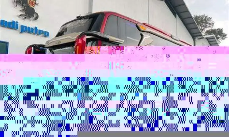 Bus pariwisata tipe Jetbus dari karoseri Adiputro