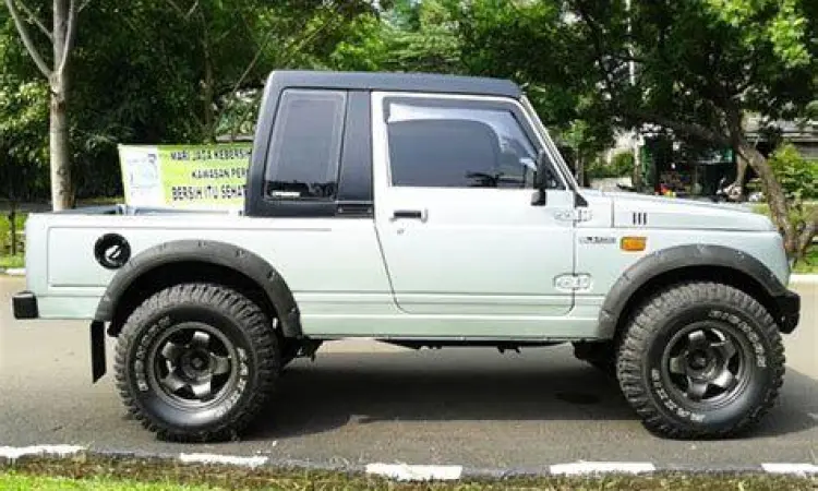 Tampilan eksterior Suzuki Caribian SJ413 yang gagah