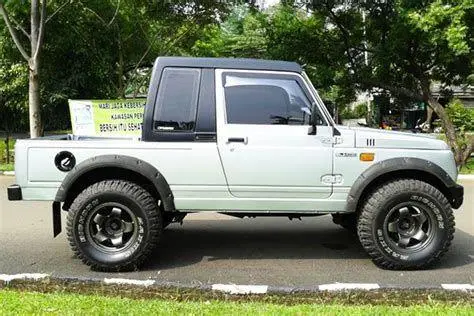 Suzuki Caribian SJ413 Tampilan eksterior Suzuki Caribian SJ413 yang gagah