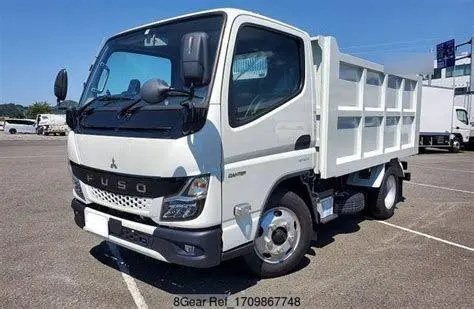 Canter Dump Truck Heavy Duty Truk Mitsubishi Canter tipe dump truck di area tambang