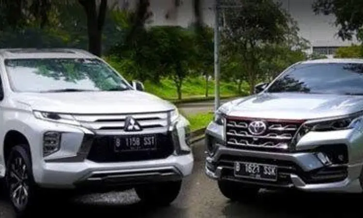 Perbandingan sisi samping Toyota Fortuner dan Mitsubishi Pajero Sport
