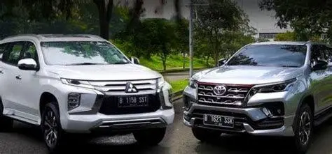 Fortuner vs Pajero Sport Perbandingan sisi samping Toyota Fortuner dan Mitsubishi Pajero Sport