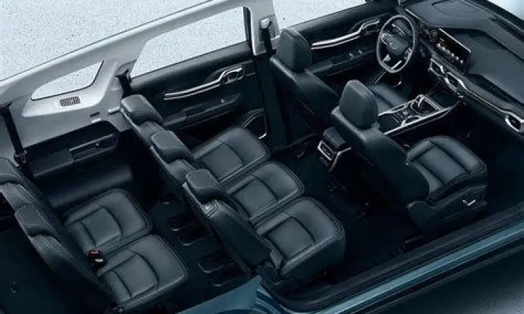 Interior Geely Okavango Interior mewah Geely Okavango dengan layar sentuh lebar