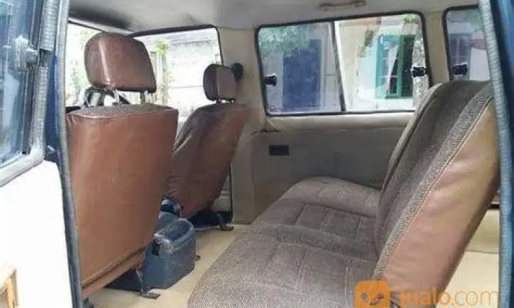 Interior Toyota Kijang Super 1991 yang masih orisinil