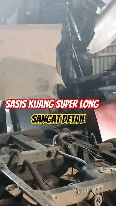 Pengecekan Sasis Pengecekan karat pada sasis mobil Kijang lama