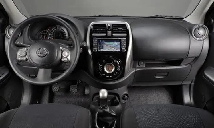 Interior Dashboard Nissan March