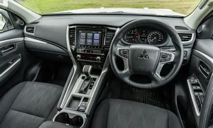 Interior Mewah Pajero Sport 2022 Dashboard dan interior Mitsubishi Pajero Sport 2022