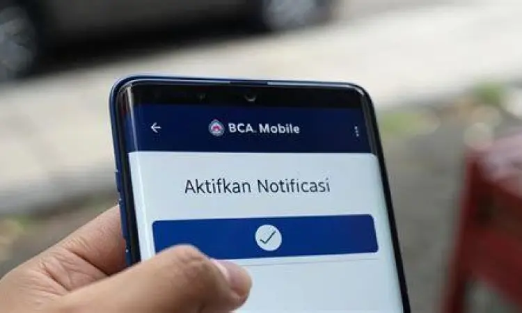 Notifikasi SMS dan Aplikasi BCA